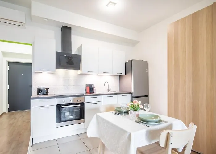 Balcony - Modern - Comfy 公寓