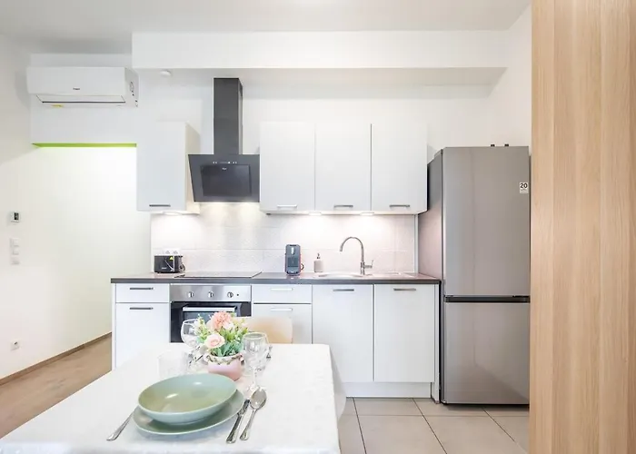 Balcony - Modern - Comfy 公寓 *