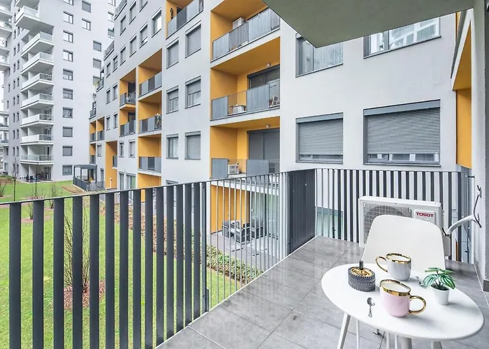 Balcony - Modern - Comfy 公寓 *